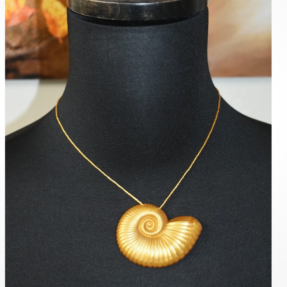 Disney Live Action Film Movie The Little Mermaid Ursula Vanessa Plastic Necklace - Picture 2 of 11